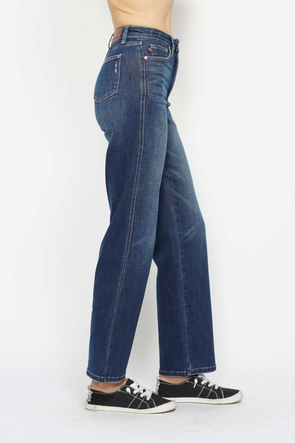 Judy Blue Tummy Control Jeans High Waisted with Plus Size AND T400 Material. These jeans are packed with higher quality features and tummy control! Dark ash and Inclusive Sizing.