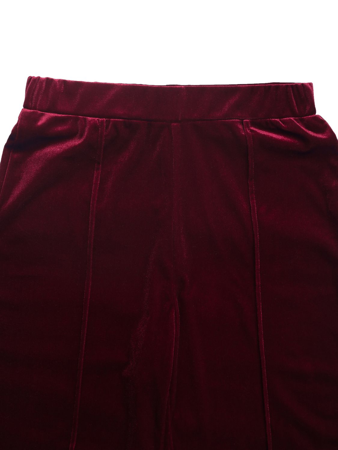 These Elastic Waist Wide Leg Pants are the kind of comfort you’ll want to live in, day in and day out. The stretchy waistband gives you that easy, relaxed fit while the wide-leg cut lets you move freely, whether you're dancing in the kitchen or strolling through the market. These pants have that laid-back, effortless vibe—perfect for catching the sunset, meeting up with friends, or just lounging around in style. Pair 'em with a graphic tee and boots for a wild-west feel or with a flowy top and sandals
