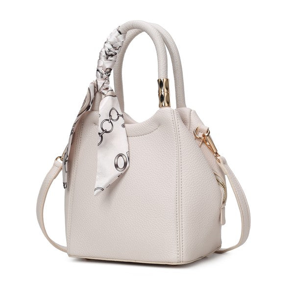 This Eco-Friendly Tote Bag is made with high quality Vegan Leather- Win!
This stylish tote looks like it came off the runway, but at a wallet friendly price point- WIN!
This versatile tote compliments working, travel, evenings out, and everyday wear. It's attention to detail and soft vegan leather conveys a polished look when you need one- WIN!!