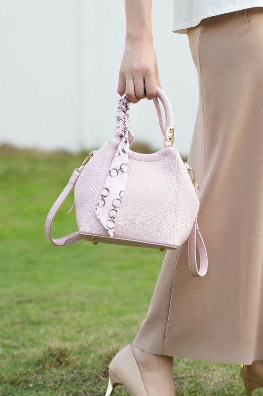 This Eco-Friendly Tote Bag is made with high quality Vegan Leather- Win!
This stylish tote looks like it came off the runway, but at a wallet friendly price point- WIN!
This versatile tote compliments working, travel, evenings out, and everyday wear. It's attention to detail and soft vegan leather conveys a polished look when you need one- WIN!!