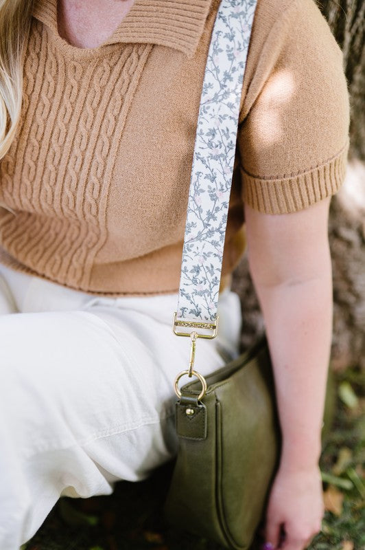 ree Spirit Carryall: Vegan Handbag & Crossbody in Olive with Bonus Straps The Bundle includes a bohemian style crossbody in Olive WITH strap. It also comes with two additional straps: The Evie Strap, and the Garden Party strap. The added interchangeable straps add extra value and can seamlessly change from a handbag to a crossbody! You will also have a stunning VEGAN crossbody made of buttery soft vegan leather and glossy hardware.