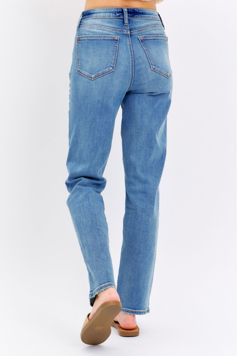 Judy Blue High Waist Straight Jeans / Very stretchy. Medium wash. Inclusive sizing