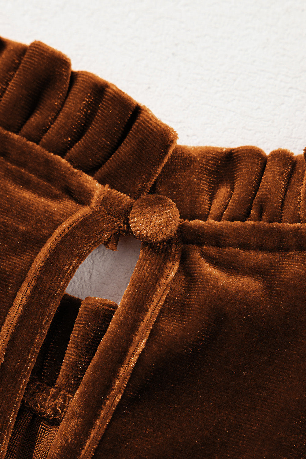This beautiful chestnut mock neck top dials up your boho style with plush velvet fabric and romantic vibes. The soft, lustrous fabric adds a touch of sophistication, making it perfect for both casual outings and dressed-up occasions.
