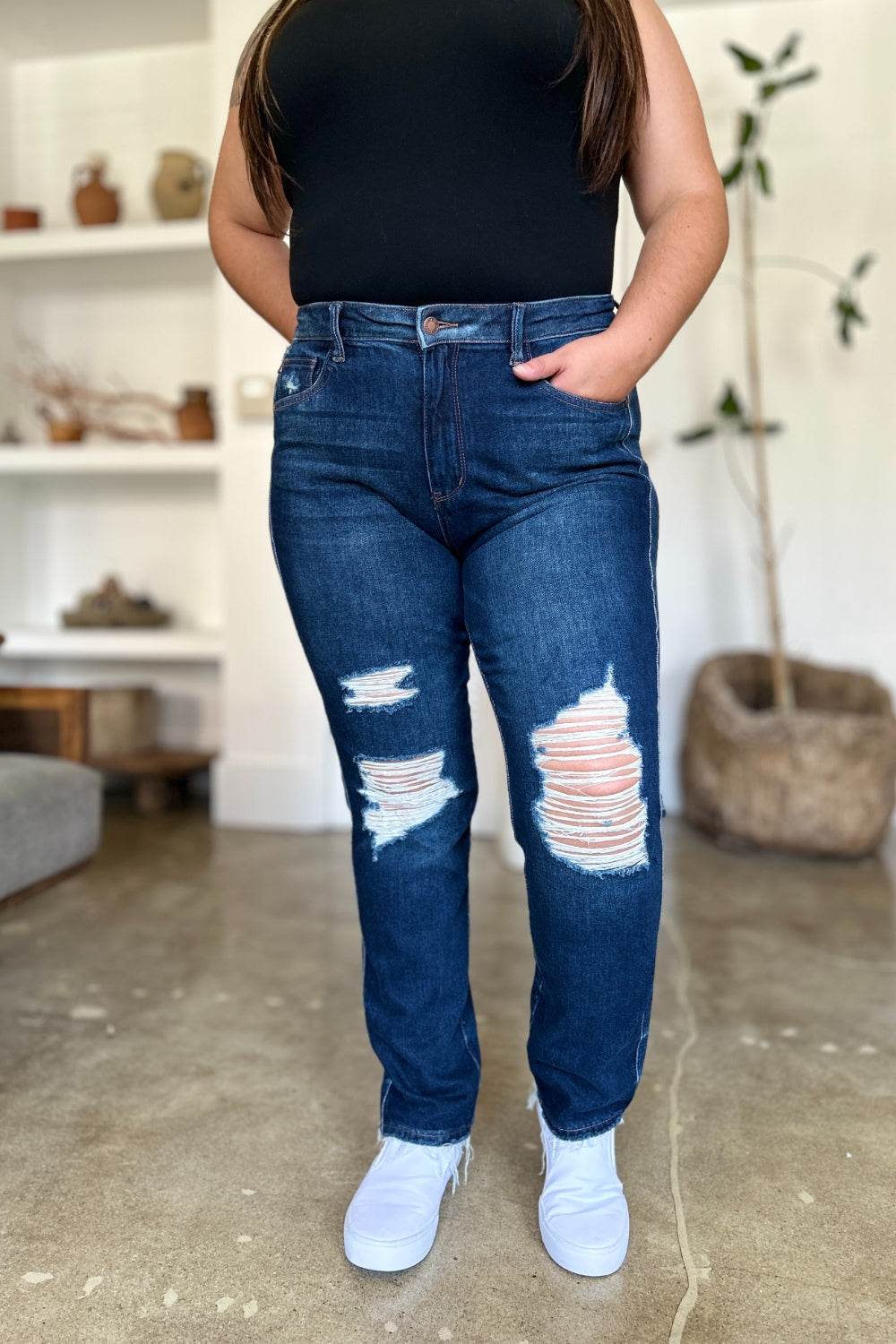 Judy Blue High Waist Straight Jeans / Rigid Magic Heavy Destroy with Plus Size. Dark Wash.
