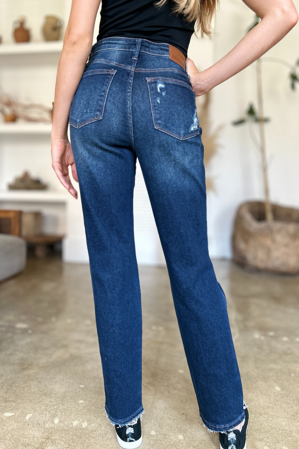 Judy Blue High Waist Straight Jeans / Rigid Magic Heavy Destroy with Plus Size. Dark Wash.