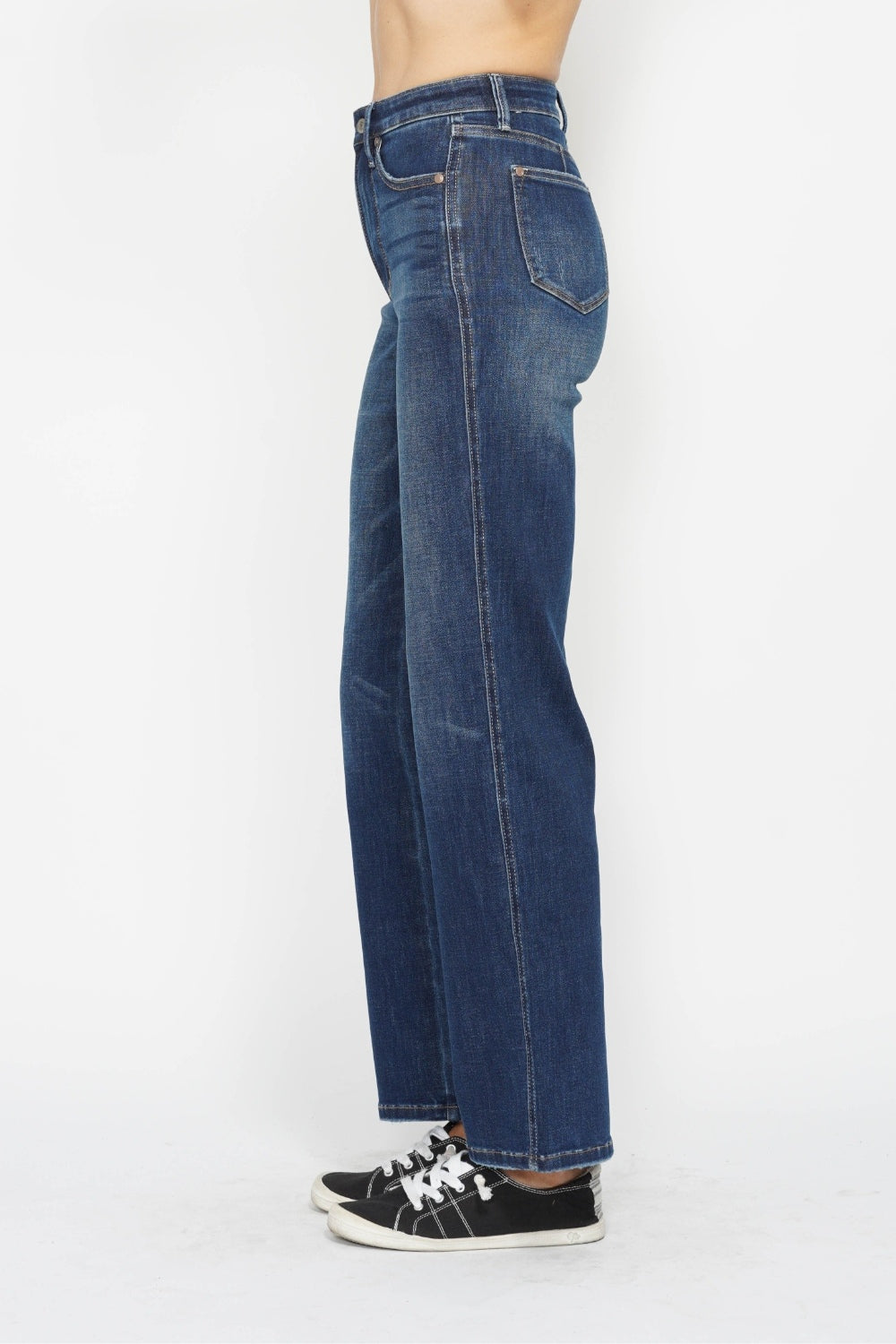 Judy Blue Tummy Control Jeans High Waisted with Plus Size AND T400 Material. These jeans are packed with higher quality features and tummy control! Dark ash and Inclusive Sizing.