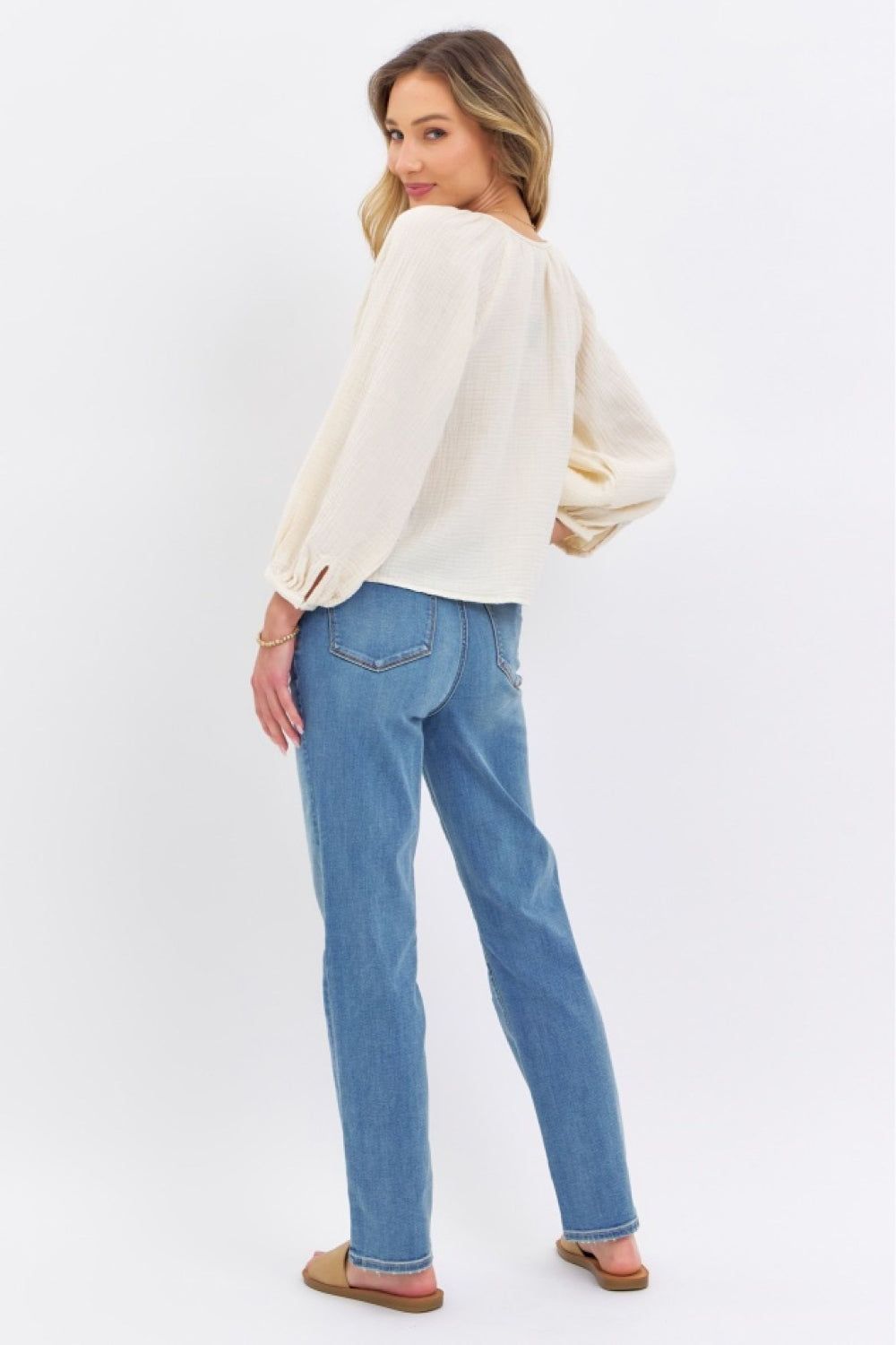 Judy Blue High Waist Straight Jeans / Very stretchy. Medium wash. Inclusive sizing
