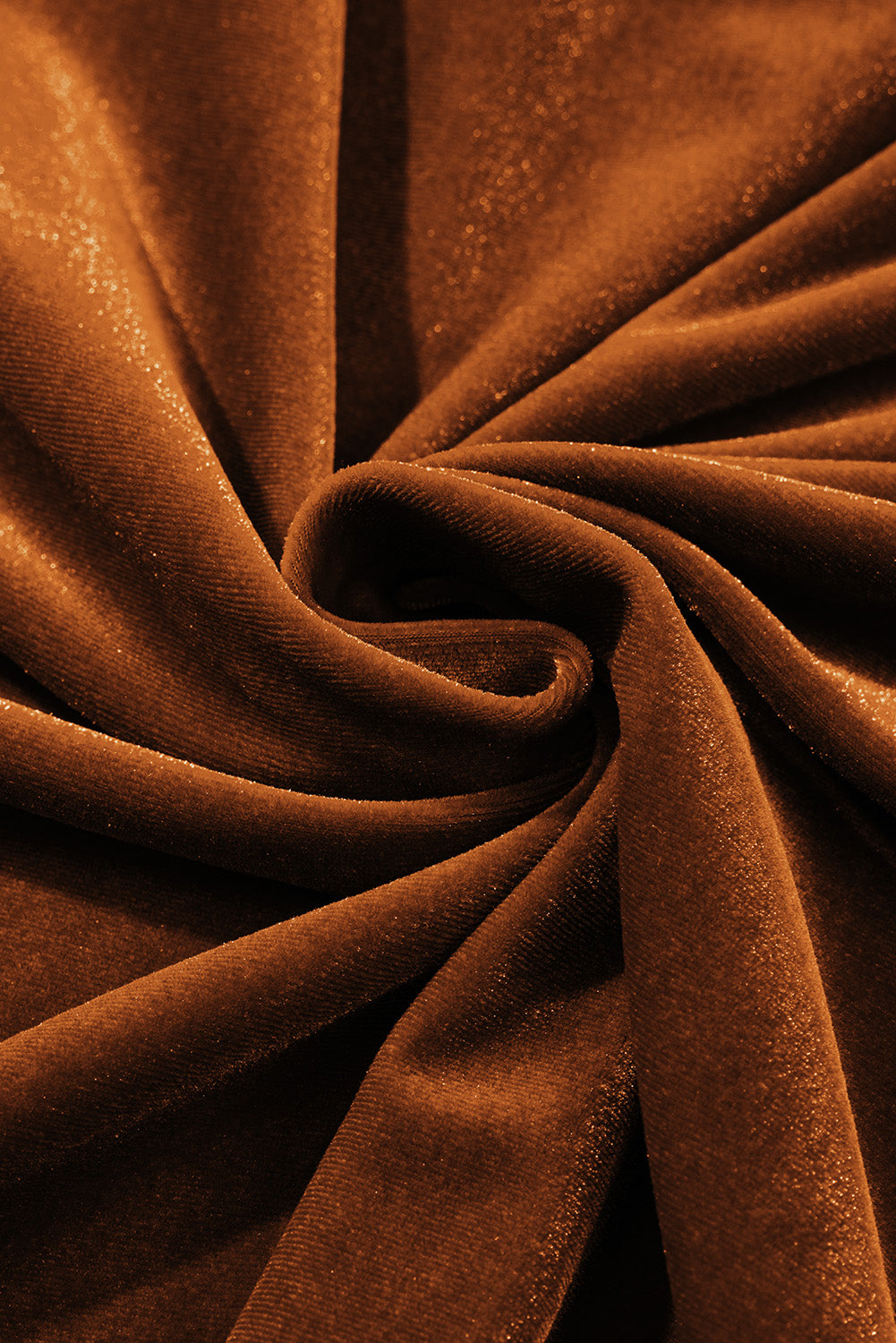 This beautiful chestnut mock neck top dials up your boho style with plush velvet fabric and romantic vibes. The soft, lustrous fabric adds a touch of sophistication, making it perfect for both casual outings and dressed-up occasions.