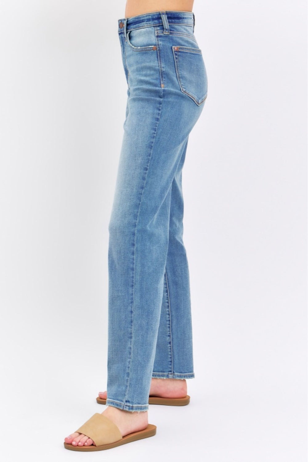 Judy Blue High Waist Straight Jeans / Very stretchy. Medium wash. Inclusive sizing