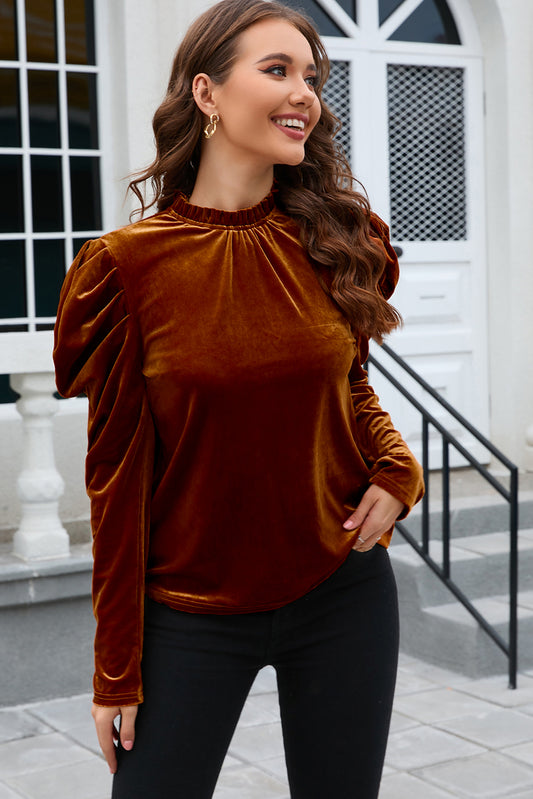 This beautiful chestnut mock neck top dials up your boho style with plush velvet fabric and romantic vibes. The soft, lustrous fabric adds a touch of sophistication, making it perfect for both casual outings and dressed-up occasions.